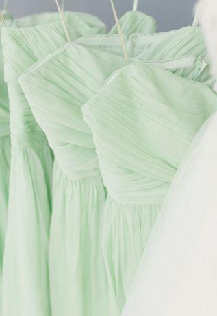 Hochzeit - Blush And Neutral Wedding Ideas / Bridesmaid Dress Style And Flower Arrangement
