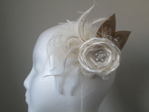 زفاف - Vintage Rose Wedding Hair Piece, Champagne Peacock Fascinator, Ivory Flower Bridal Head Piece, Birdcage Veil