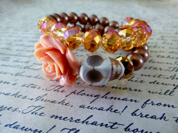 Hochzeit - Peaches and Gold Sugar Skull Bracelet - Peach Rose - Copper Beads - Gold Iridescence - Sparkles - Sugar Skull Jewelry, Day of the Dead