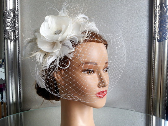 Hochzeit - BIRDCAGE VEIL vintage style wedding headdress. Ivory, champagne  wedding hat,bridal hat. Amazing fascinator, hair flower, feathers.