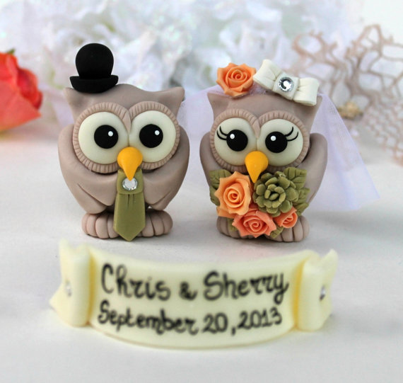 Hochzeit - Owl wedding cake topper with banner, wedding succulent bouquet, customizable love birds