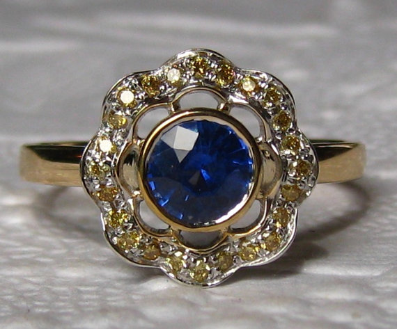 Hochzeit - Blue Sapphire Engagement Ring, Cornflower Blue Ceylon Sapphire in Yellow Gold Poppy Ring with Yellow Diamonds