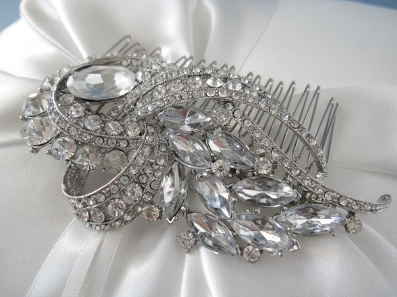 Hochzeit - Bridal hair comb wedding hair jewelry bridal comb wedding hair accessory bridal headpiece wedding hair comb bridal jewelry wedding comb