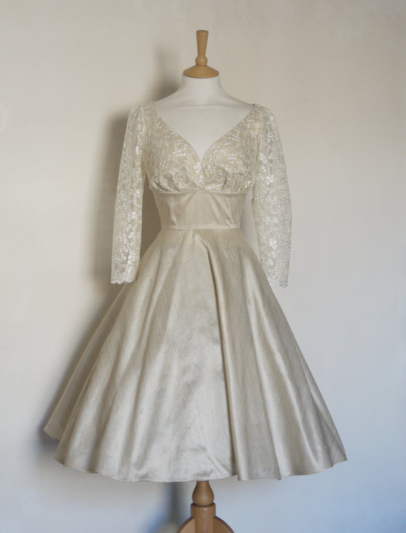 Свадьба - Champagne Silk Dupion Lace Sweetheart Wedding Dress with Circle Skirt - Made by Dig For Victory