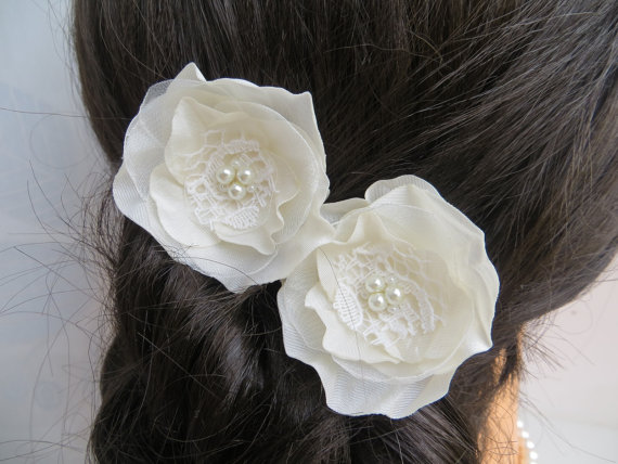 Свадьба - Ivory bridal hair flowers (set of 2), bridal hairpiece, bridal hair clips, wedding hair accessories, wedding hair flower