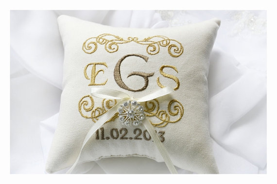 Свадьба - Rhinestone wedding pillow, wedding ring pillow ,Ring bearer pillow, Monogrammed ring pillow , embroidery wedding pillow (R37)