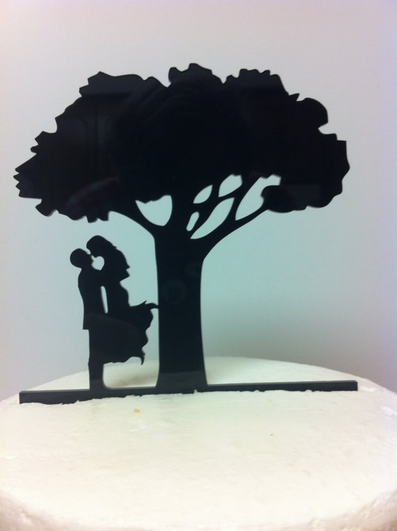 Свадьба - Kissng Couple Tree Silhouette Wedding Cake Topper