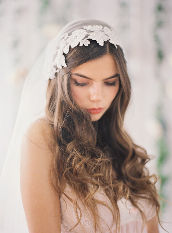 زفاف - Beaded Lace Juliet Veil, Bridal Cap Veil with Lace, Double Layer, Iovry or White 