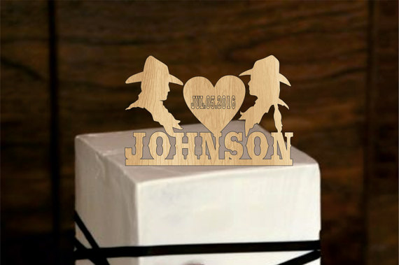 Свадьба - Cowboy Personalized Cake Topper, rustic Wedding Cake Topper, Monogram Cake Topper, Cake Decor, Bride and Groom, deer cake topper, cake
