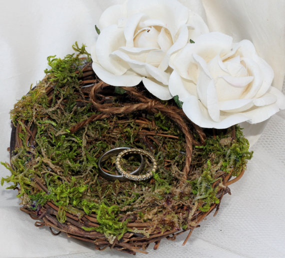 Свадьба - Wedding Ring Pillow Nest Wedding Ring Pillow With Paper Roses Custom Color Ribbon