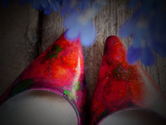 زفاف - BRIDAL SHOES~8M~3 inch Heels~Refund Accepted~Red Hibiscus Flowers ~Hot Pink~Yellow~Rhinestone Clasp~One of a Kind~Fast Shipping!