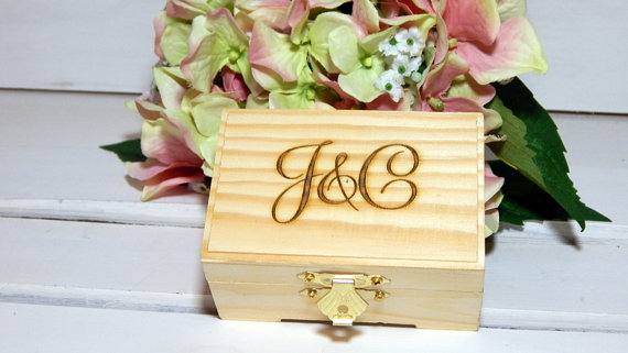 Свадьба - Personalized Ring Box, I do, Ring Bearer Box,BridesMaid Gift, Personalized Ring Box, Personalized Gift, Christmas Gift