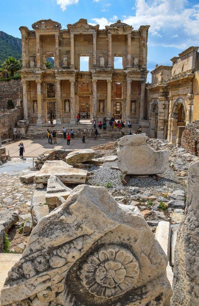زفاف - Library Of Celsus, Ephesus Turkey - Photo Of The Day
