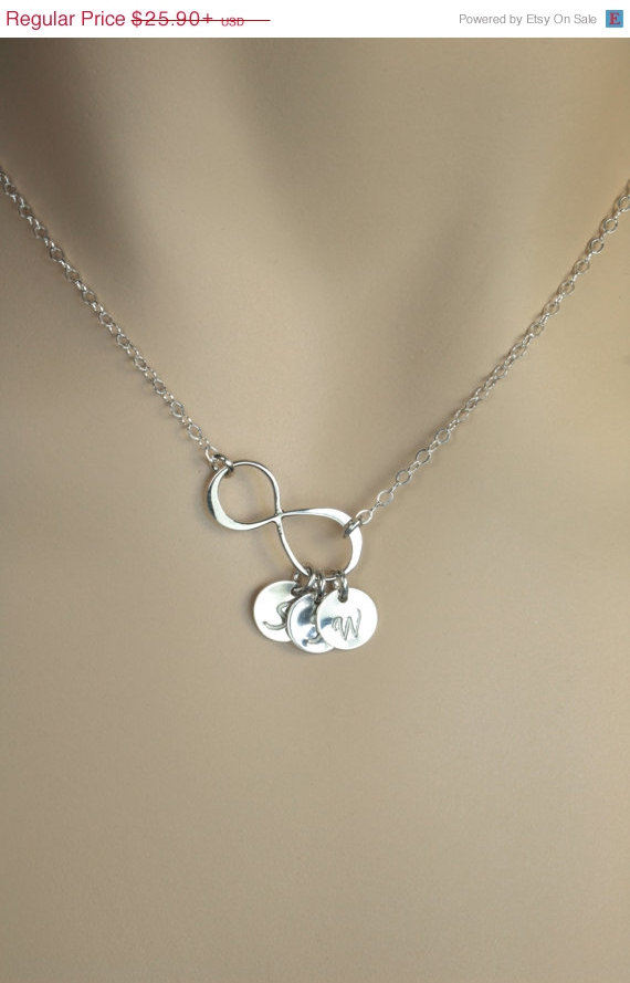 Mariage - SALE ALL 20% off Silver Infinity Disc Necklace, Personalized Jewelry,Bridal,Gift for Mom,Initial Necklace,Silver Disc,Friendship,Couple Infi