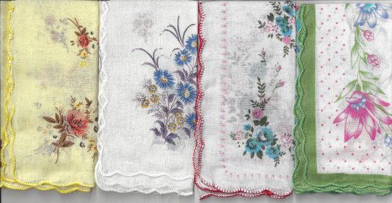 Mariage - Vintage Style / Handkerchiefs / Scalloped Edges / Floral / Four Items / Garland / Wedding / Bouquet Holders / Easter Garlands