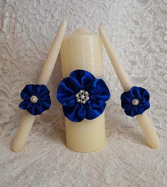 Mariage - Ivory Wedding Unity Candle set with handmade Royal Blue Flower and Rhinestone Mesh Trim, Made to Order