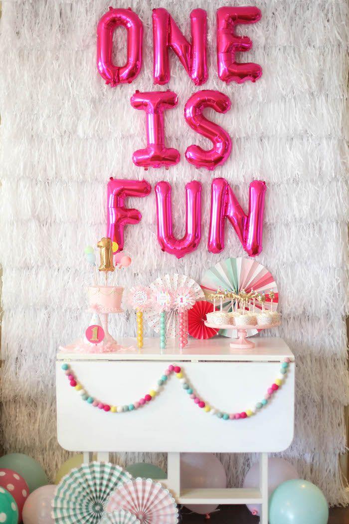 Mariage - One Is Fun Birthday Party