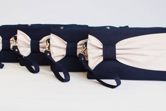 زفاف - Promotional sale   - SET OF 6 -   Navy beige bow wristelt clutch,bridesmaid gift ,wedding gift ,make up bag,zipper ,C