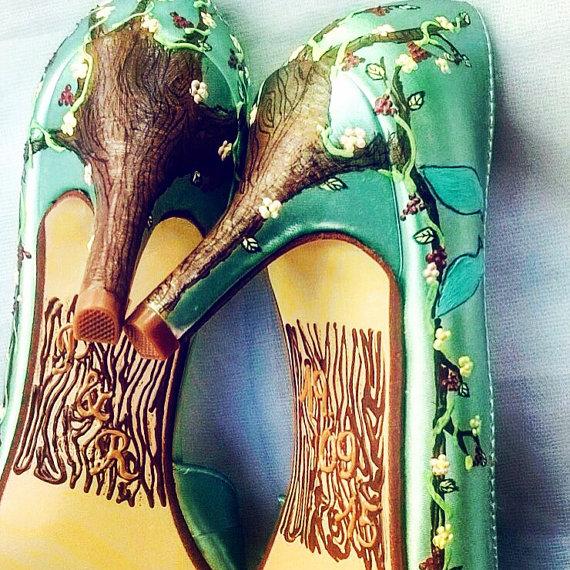 زفاف - Glass green painted shoes, romance in the woods, tree bark, vine, grape, Aqua blue bird, wedding date , initials, custom shoes, rhinestone