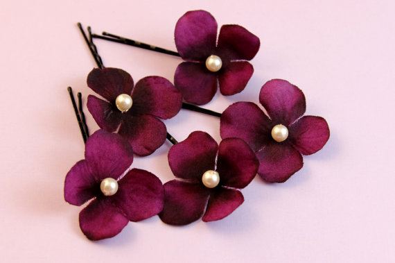 Свадьба - SALE 25% off Wedding Bridal hair accessories set of 5 purple magenta plum  Easter hair clip bobby pin Flower Girl Holiday shoe clips