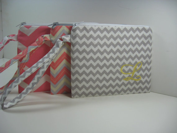 Wedding - Wedding Party Gifts, Set of 5  Personalized Bridesmaid Gifts - Clutch- Zipper Pouch- Personalized Wristlet - Chevron - Small
