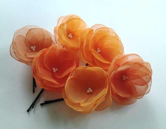 Свадьба - 6 Orange Hair Pins Orange Hair Flowers Orange Wedding Accessories Orange Bridal Hair Clip Orange Bridal Clips 6 Tones Orange Wedding Flowers