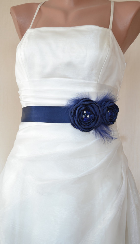 زفاف - Handcraft Navy Blue Two Flowers With Feathers Wedding Bridal Sash Belt