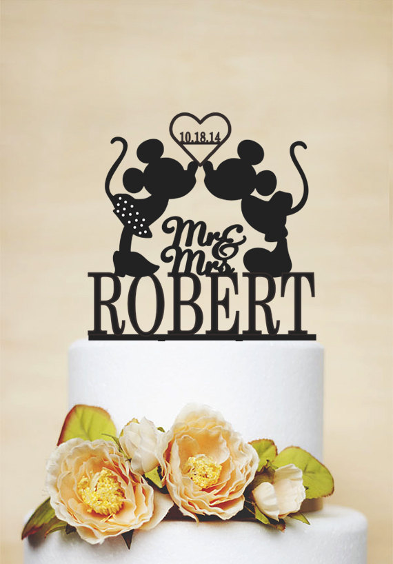 Hochzeit - Mickey & Minnie Wedding Cake Topper,Custom Mr And Mrs Wedding Cake Topper With Last Name,Custom Wedding Decoration-C045