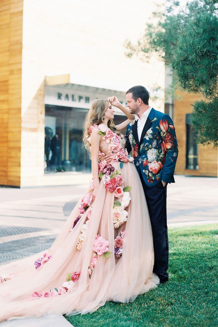Hochzeit - 30 Fashion-Forward Wedding Dress Ideas