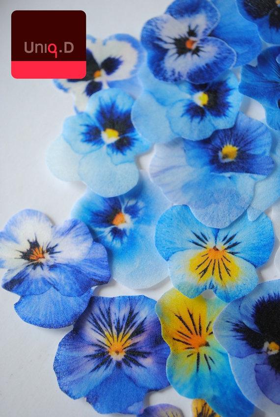 Mariage - BUY 55 get 5 FREE blue edible flowers - edible flowers -  wedding cake toppers - wedding favors - edible cupcake toppers by Uniqdots on Etsy