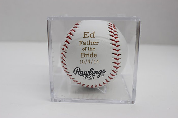 Hochzeit - Laser Engraved Baseball & Case - Personalized Gift - Christmas Gift - Groomsmen Gift - Groomsman Gift - Baseball - Case