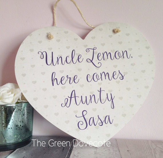 Mariage - Personalised Daddy Here Comes Mummy Wooden Plaque Heart , Rustic Wedding Sign , Just Wait Until You See Her , Ring Bearer , Bridesmaid Sign