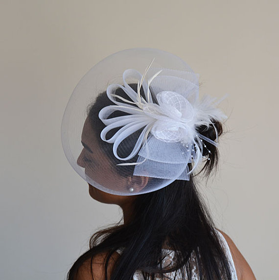 Свадьба - WhiteFascinator Head Piece, Bridal Fascinator, Wedding Hair Accessory, Wedding Head Piece, Fascinator hat for weddings