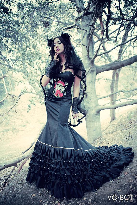 Mariage - Gothic Wedding Dress, Evening Gown, Red Carpet Gown