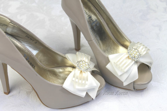 Hochzeit - Cream Wedding Shoe Clips, Cream Shoes Clip, Cream Wedding Accessories Shoe Clips
