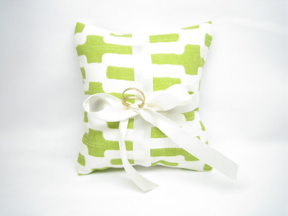 Mariage - Ring Bearer Pillows,Green 6" Ring Cushions, Wedding, Green Wedding Ring Pillows,Wedding Pillow Faux Rings, Ready to Ship Bridal