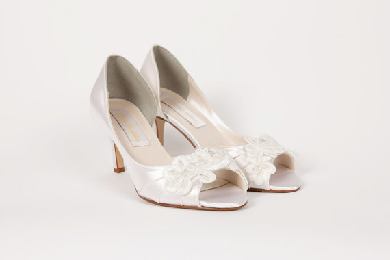 زفاف - Wedding Shoes - Lace Ivory Shoe - Dyeable Choose From Over 100 Colors - Lace Shoes - Handmade Wedding - Choose Heel Size - Custom Parisxox