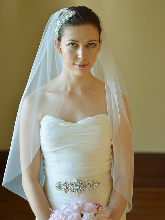 زفاف - Wedding veil, bridal veil, one tier wedding veil in light ivory, cut edge, soft bridal tulle, fingertip length, 108" wide extra fullness