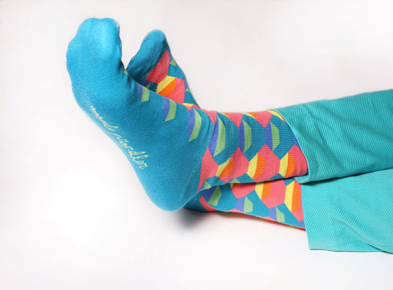 Свадьба - FREE SHIP Colorful eye-catching socks for men / mens socks/ fun socks/ happy socks/groomsmen gift/ fathers day gift