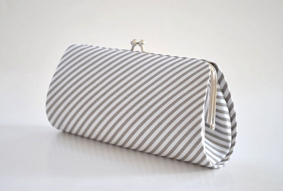 Свадьба - Stripe in Gray - Bridesmaid Clutch - Custom made clutch - Wedding clutch - Gift idea - For her