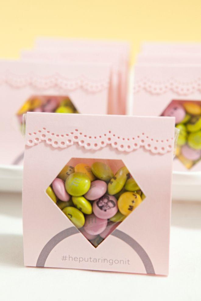 Свадьба - Make These Adorable DIY "diamond Candy Pouch" Favors!