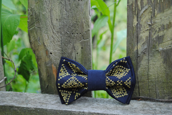 Mariage - Embroidered navy blue men's bow tie Navy bowtie pre tied Gold yarn Wedding's bow tie Groomsman bow tie Cross-stitch Boho Free shipping