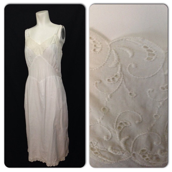 Hochzeit - Antique 1910s White Cotton Sleeveless Eyelet Scalloped Slip / Women's Medium / Edwardian Embroidery Lingerie Undergarment