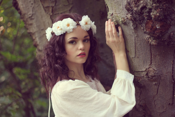 زفاف - White blossom  flower crown, hair wreath, wedding hair piece,  flower headdress