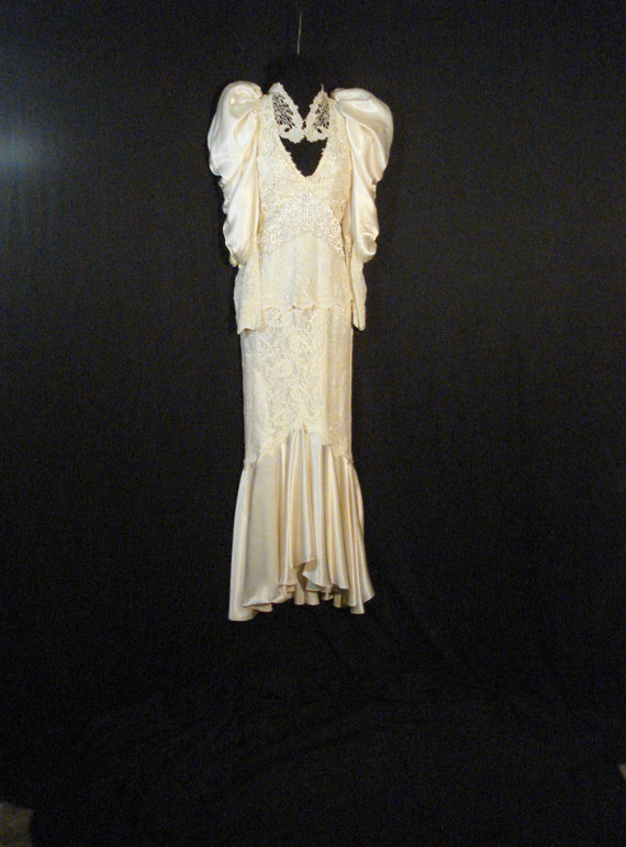 Hochzeit - Ivory Satin & Lace Victorian Wedding Dress Cache Bart Protos Vintage Crochet Beaded Gown M