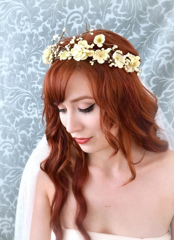 Hochzeit - Wedding veil, flower crown, bridal head piece, vintage inspired wedding tiara, hair accessories
