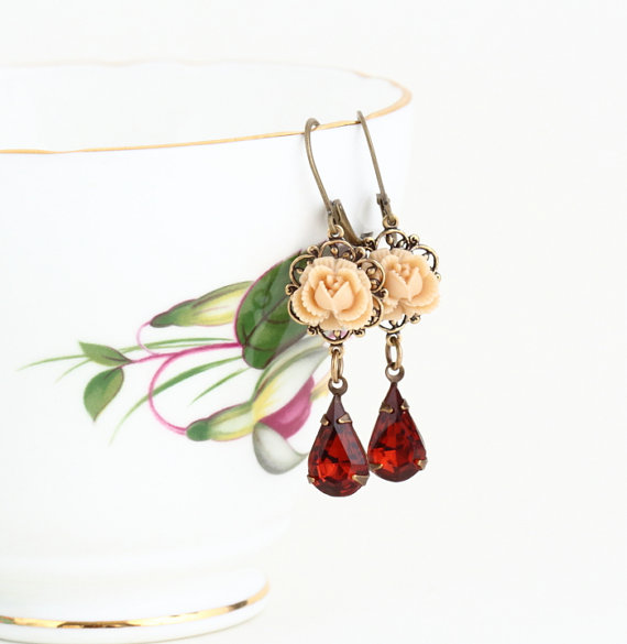 Hochzeit - Beige and Dark Amber Flower Dangle Earrings - Bridesmaids Earrings, Vintage Style Flowers, Rose Earrings, Bridal Earrings, Wedding Jewelry