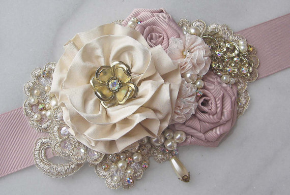 زفاف - Blush Pink Bridal Sash, Champagne Ivory and Gold, Wedding Belt with Vintage Gold Flowers, Rhinestones and Pearls - CAROUSEL
