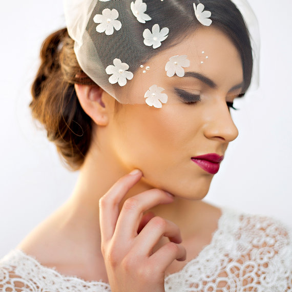 زفاف - Bridal Blusher Veil Tulle with Blossoms Silk - Romantic Birdcage Veil - Ivory, White, Soft white