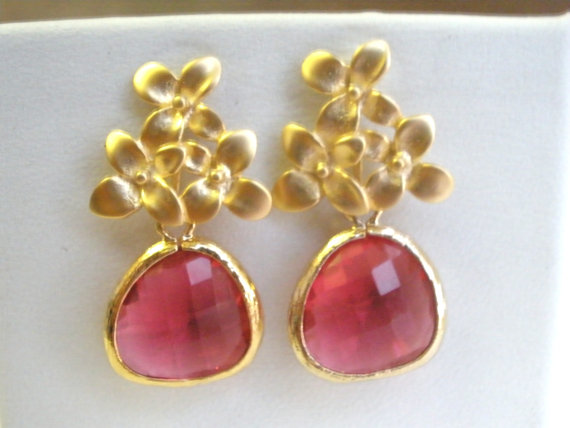 Свадьба - Fuschia Earrings, Glass Earrings, Flower Earrings, Dark Pink, Gold Earrings, Bridesmaid Earrings, Bridal Earrings Jewelry, Bridesmaid Gifts